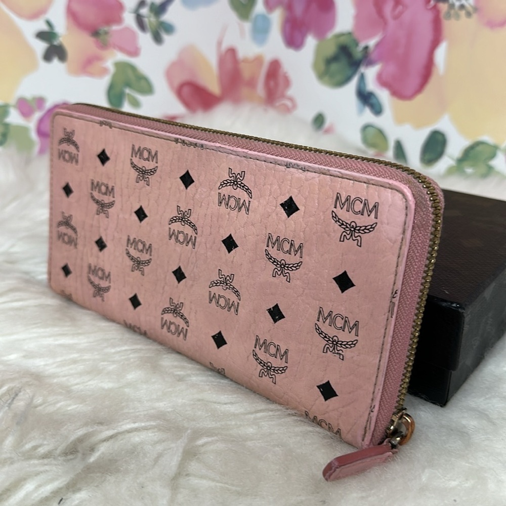 💯Authentic MCM Pink Logo Zip Wallet - Picture 13 of 15